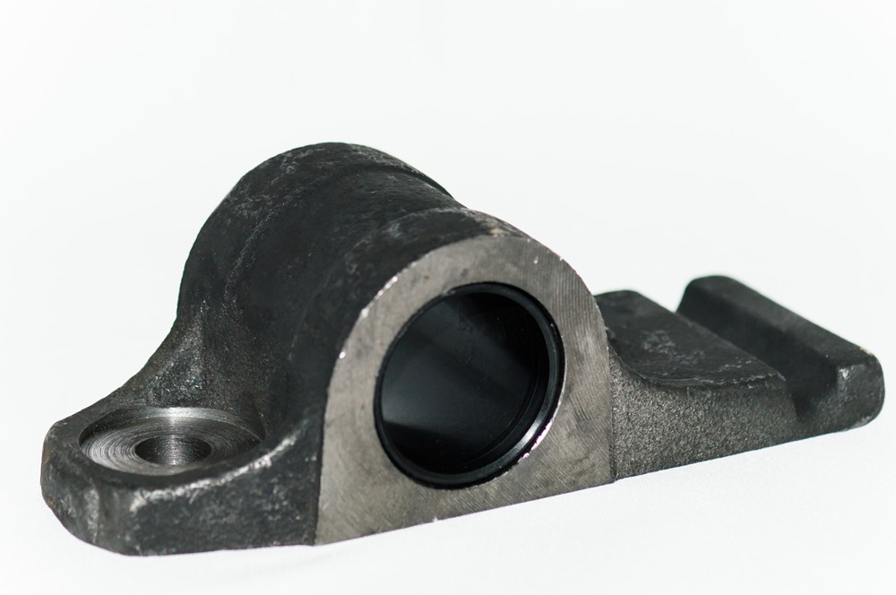 купить Ушко рессоры прицепа в сборе с биметаллической втулкой сталь/латунь ЗИЛ