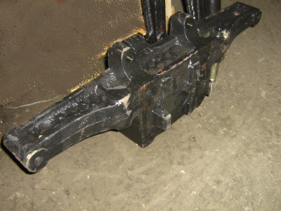 купить Балка пневмоподвески правая (нижняя)